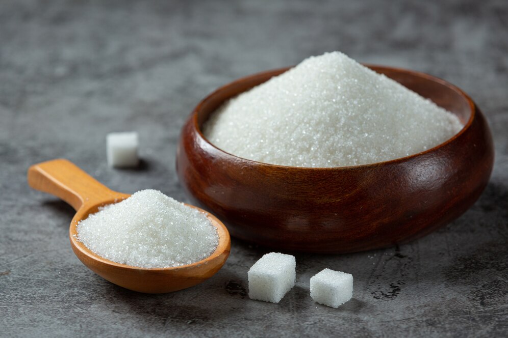 চিনি খাওয়ার উপকারিতা ও অপকারিতা